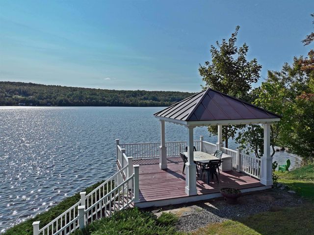 1661 Pageant Park Road, Barton, VT 05822