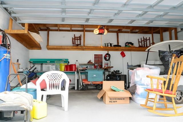 8013 W ELM STREET, Tampa, FL 33615