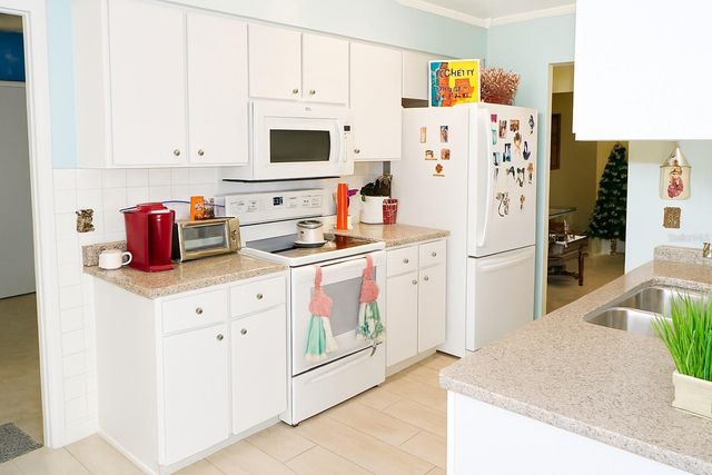 8013 W ELM STREET, Tampa, FL 33615