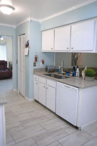 8013 W ELM STREET, Tampa, FL 33615