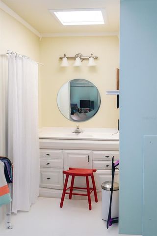 8013 W ELM STREET, Tampa, FL 33615