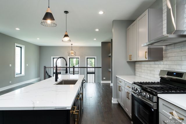 6908 26th Street, Berwyn, IL 60402