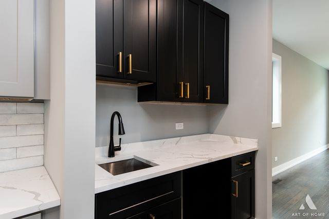 6908 26th Street, Berwyn, IL 60402