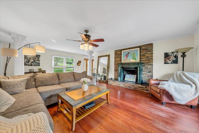 1205 Sycamore Dr, Manchester, TN 37355