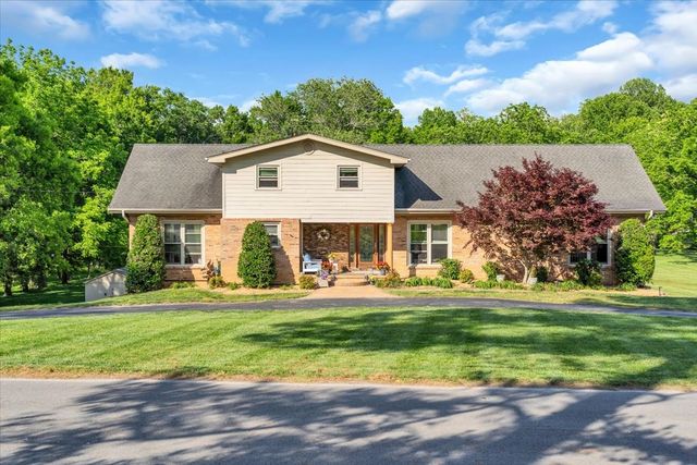1205 Sycamore Dr, Manchester, TN 37355