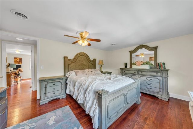 1205 Sycamore Dr, Manchester, TN 37355