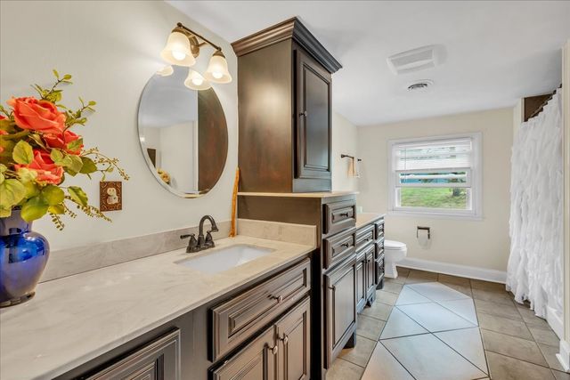 1205 Sycamore Dr, Manchester, TN 37355