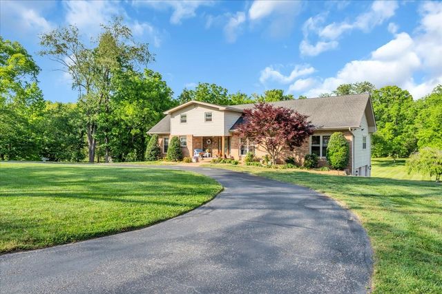 1205 Sycamore Dr, Manchester, TN 37355