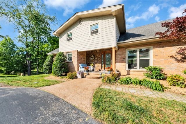 1205 Sycamore Dr, Manchester, TN 37355