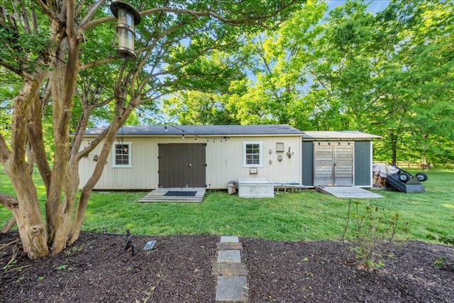 1205 Sycamore Dr, Manchester, TN 37355