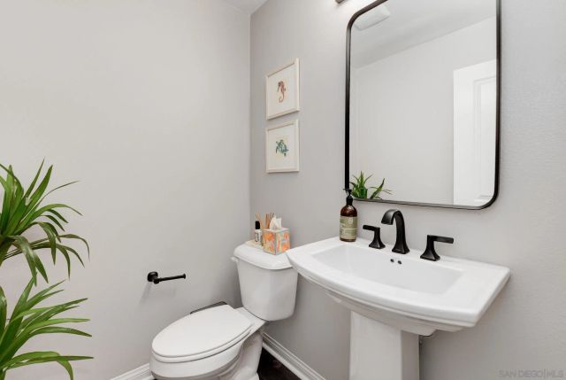 15947 Parkview Loop, San Diego, CA 92127