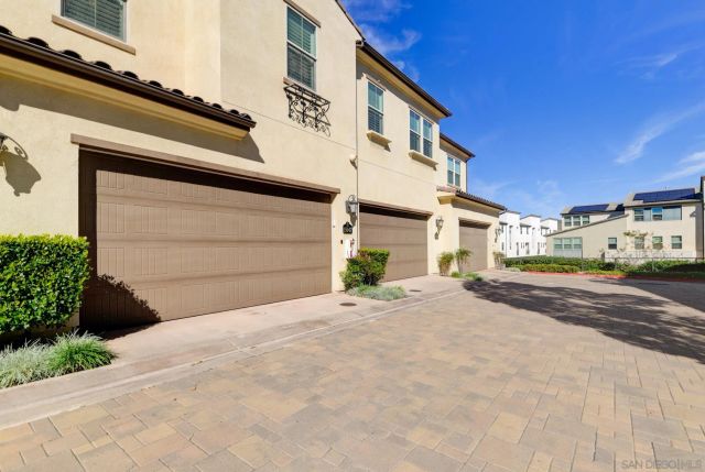 15947 Parkview Loop, San Diego, CA 92127