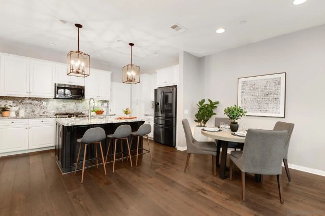 15947 Parkview Loop, San Diego, CA 92127