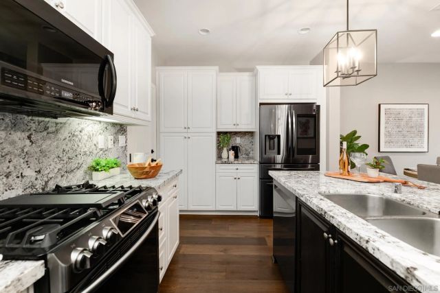 15947 Parkview Loop, San Diego, CA 92127