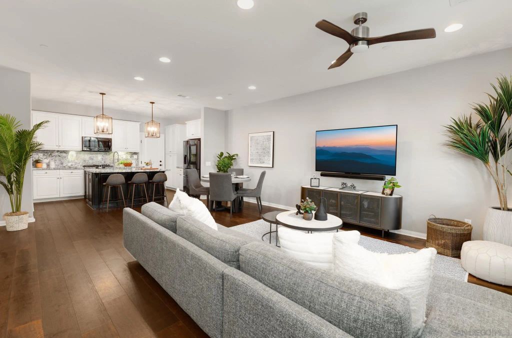 15947 Parkview Loop, San Diego, CA 92127