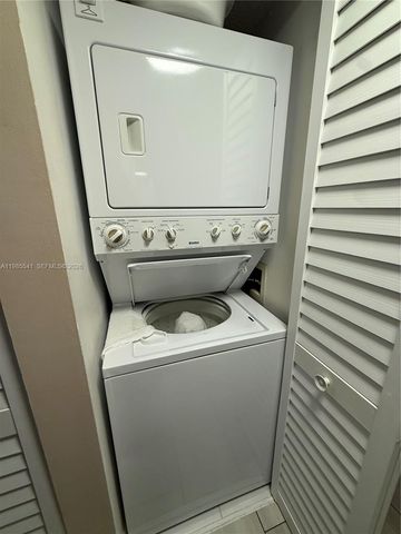 608 Waterside Dr 608, Hypoluxo, FL 33462