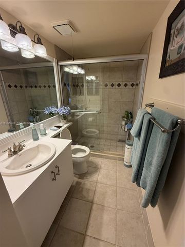 608 Waterside Dr 608, Hypoluxo, FL 33462