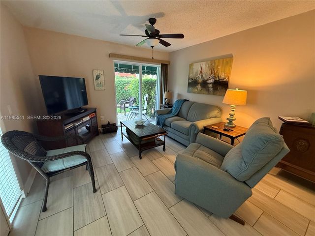 608 Waterside Dr 608, Hypoluxo, FL 33462