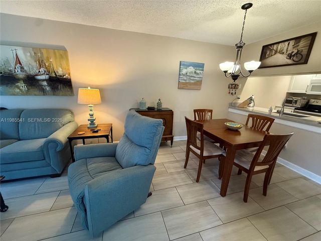 608 Waterside Dr 608, Hypoluxo, FL 33462