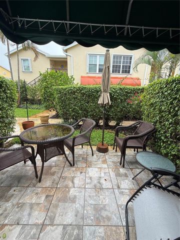 608 Waterside Dr 608, Hypoluxo, FL 33462