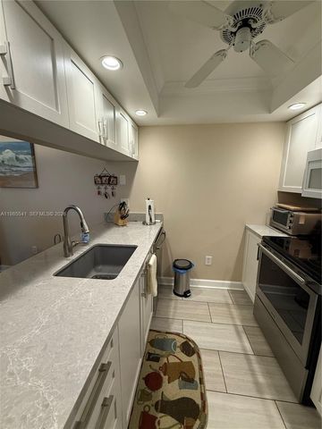 608 Waterside Dr 608, Hypoluxo, FL 33462