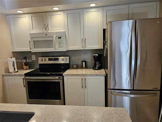 608 Waterside Dr 608, Hypoluxo, FL 33462