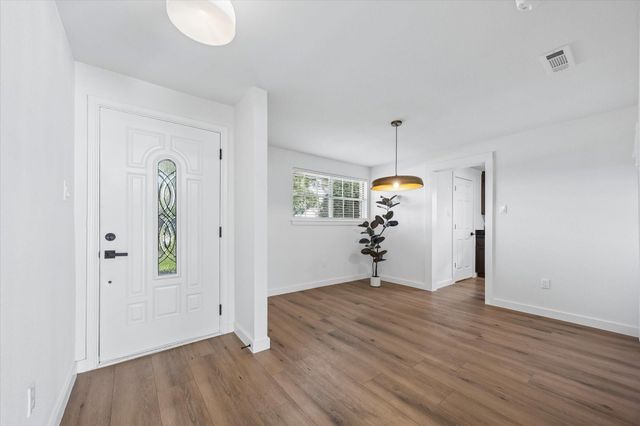 10618 Wickersham Lane, Houston, TX 77042