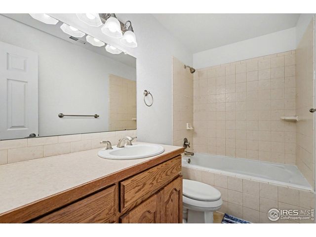 960 Norway Maple Dr, Loveland, CO 80538