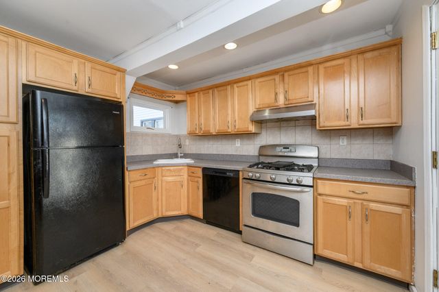 170 Park Avenue, Keansburg, NJ 07734