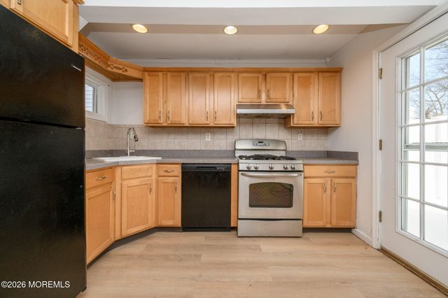 170 Park Avenue, Keansburg, NJ 07734