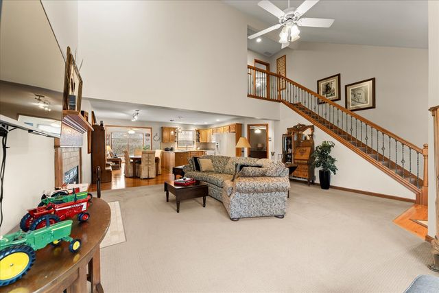 1718 Tin Cup Road, Mahomet, IL 61853