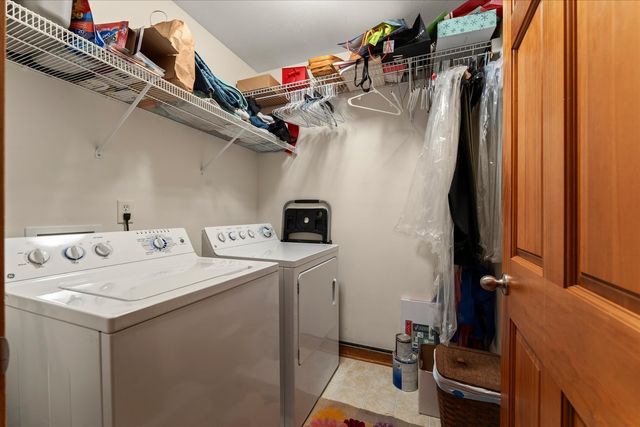 1718 Tin Cup Road, Mahomet, IL 61853