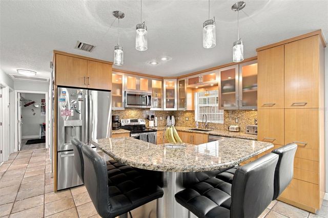 2801 W SAN ISIDRO STREET, Tampa, FL 33629