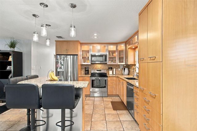 2801 W SAN ISIDRO STREET, Tampa, FL 33629