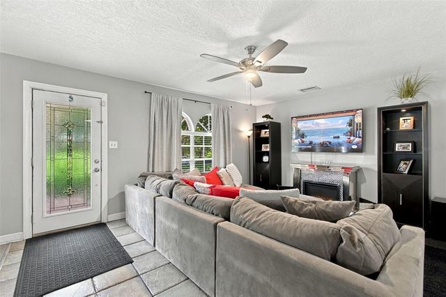 2801 W SAN ISIDRO STREET, Tampa, FL 33629