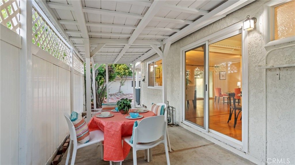 Image 36 of property listing at 927 Alta Loma Drive, Corona, CA 92882