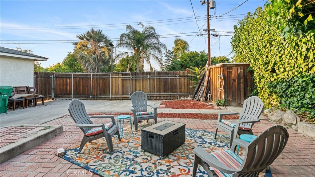 Image 41 of property listing at 927 Alta Loma Drive, Corona, CA 92882