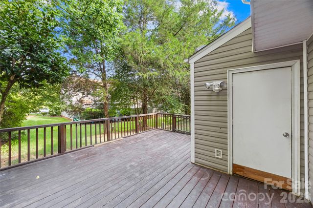 8426 Rust Wood Place, Charlotte, NC 28227