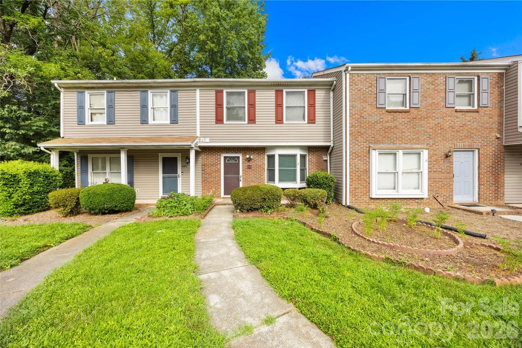8426 Rust Wood Place, Charlotte, NC 28227