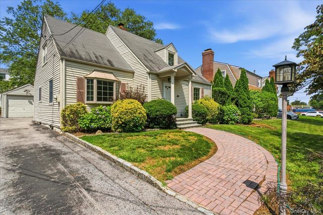 194 Lincoln Place, Eastchester, NY 10709