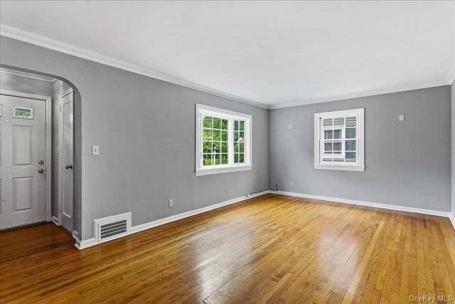 194 Lincoln Place, Eastchester, NY 10709