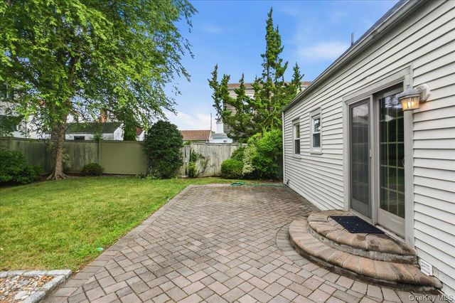 194 Lincoln Place, Eastchester, NY 10709
