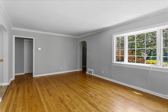 194 Lincoln Place, Eastchester, NY 10709