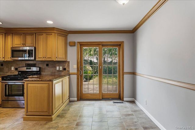 194 Lincoln Place, Eastchester, NY 10709