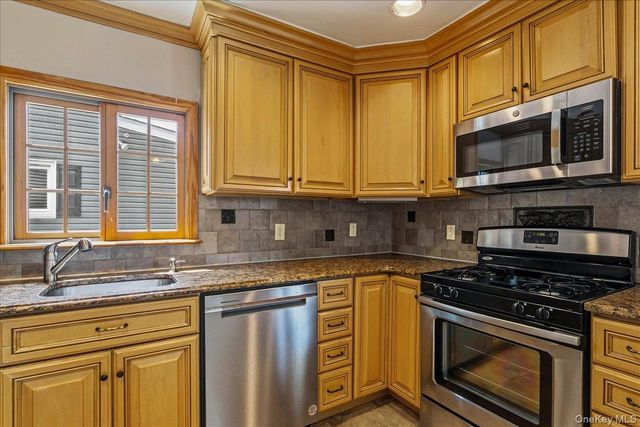 194 Lincoln Place, Eastchester, NY 10709