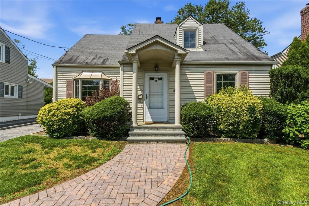 194 Lincoln Place, Eastchester, NY 10709