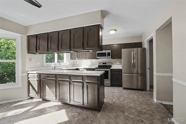 2803 Elk Peak Court, St Louis, MO 63129