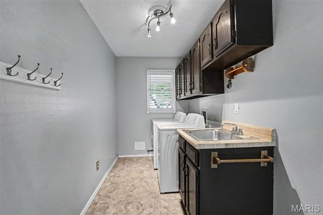 2803 Elk Peak Court, St Louis, MO 63129