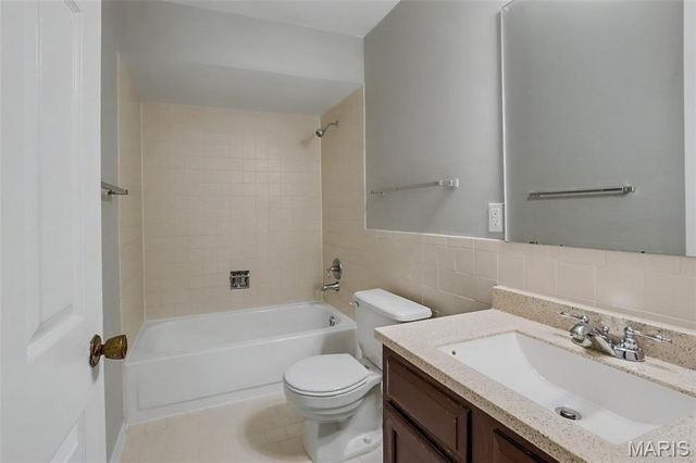 2803 Elk Peak Court, St Louis, MO 63129