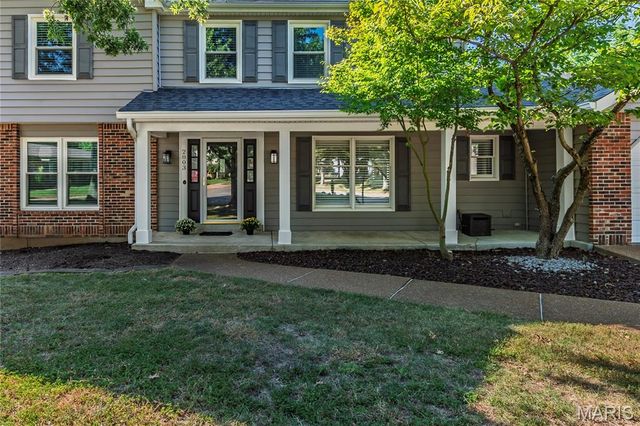 2803 Elk Peak Court, St Louis, MO 63129